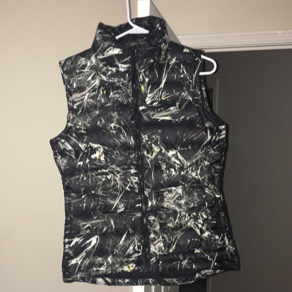 Nike women’s camouflage down vest